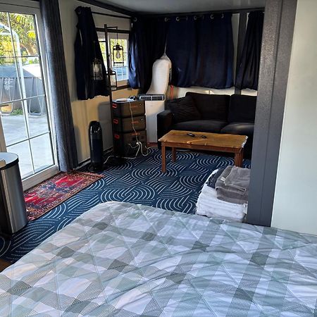 Mini House Oasis Hotel Miami Springs ภายนอก รูปภาพ