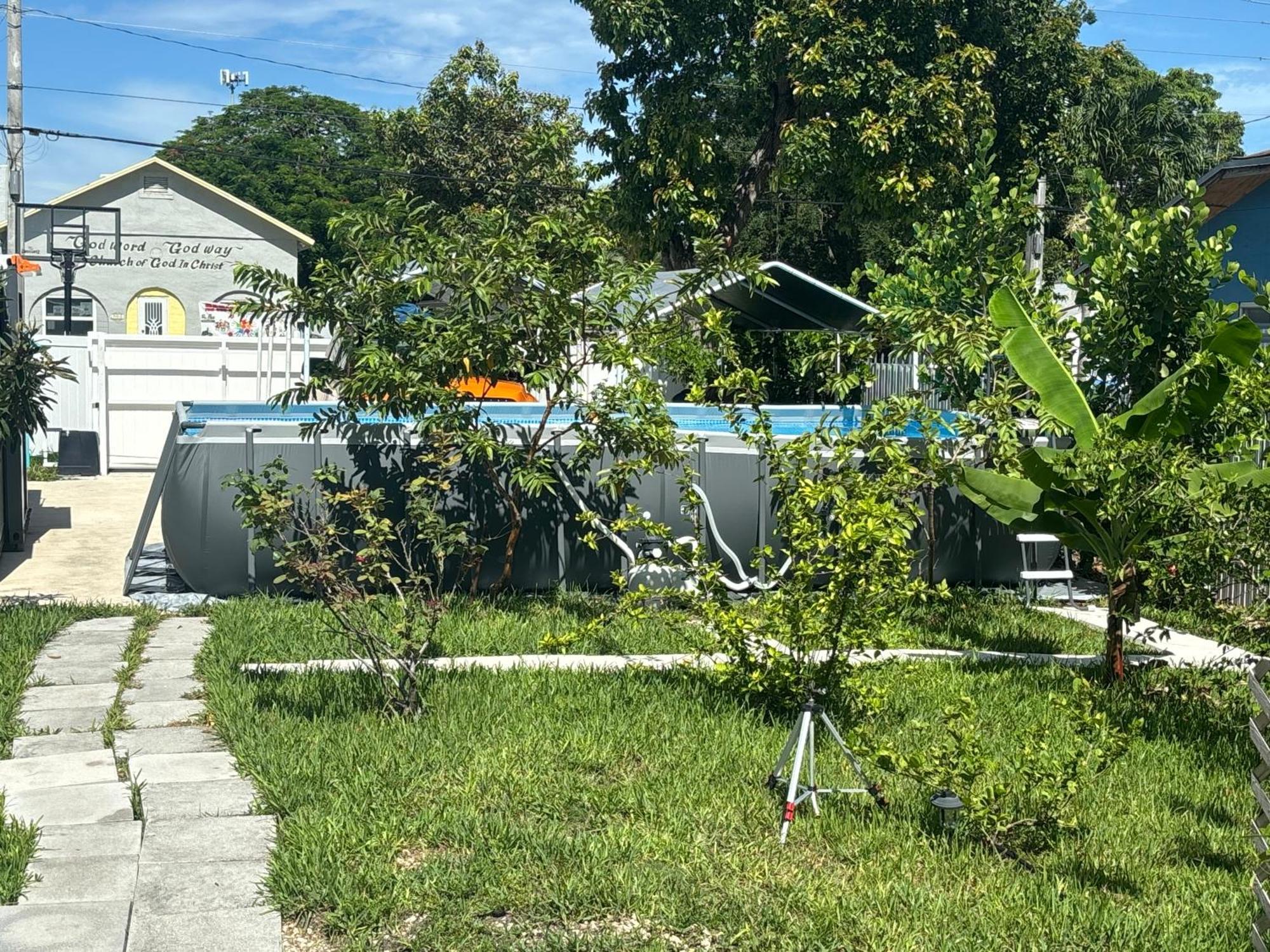 Mini House Oasis Hotel Miami Springs ภายนอก รูปภาพ